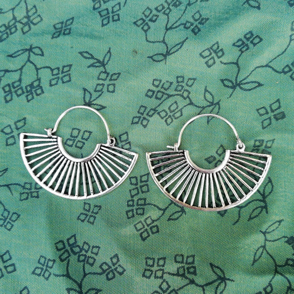 ORECCHINI etnici KASHVI in ottone | ORECCHINI etnici in ottone | ilmondodiwit.com