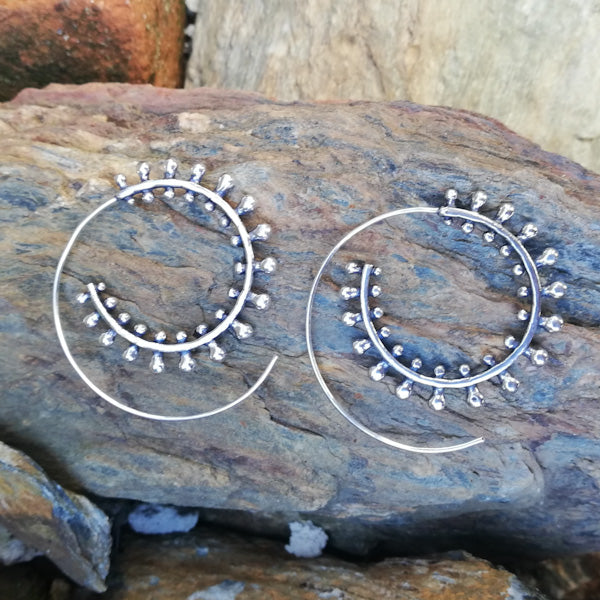 ORECCHINI ETNICI Ottone lucido Orecchini artigianale | Spirale Gypsy