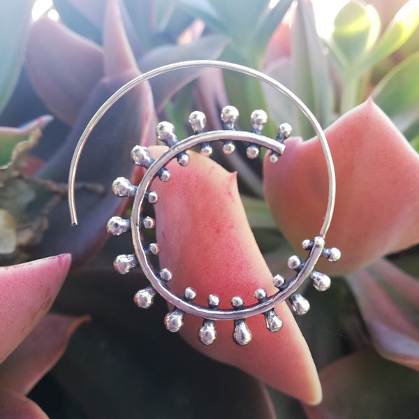 ORECCHINI ETNICI Ottone lucido Orecchini artigianale | Spirale Gypsy