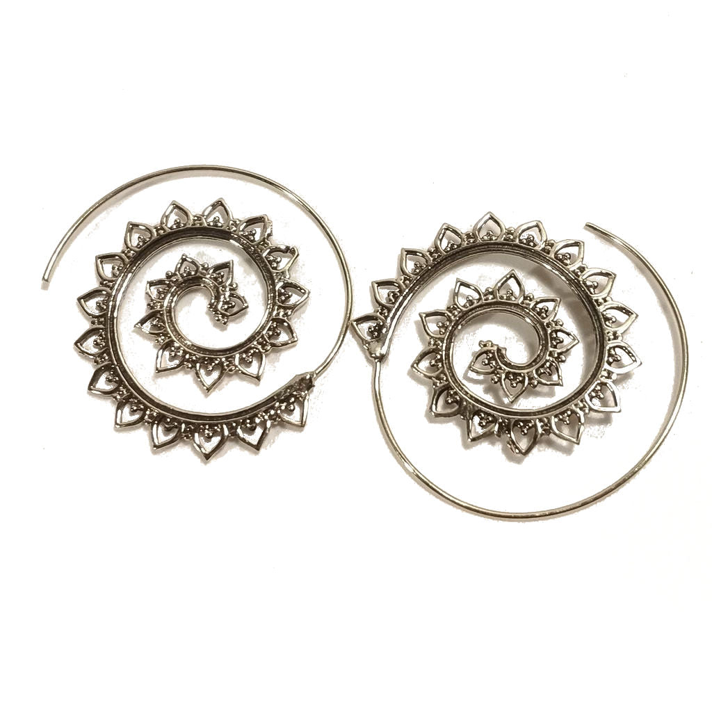 ETHNISCHE OHRRINGE Poliertes Messing