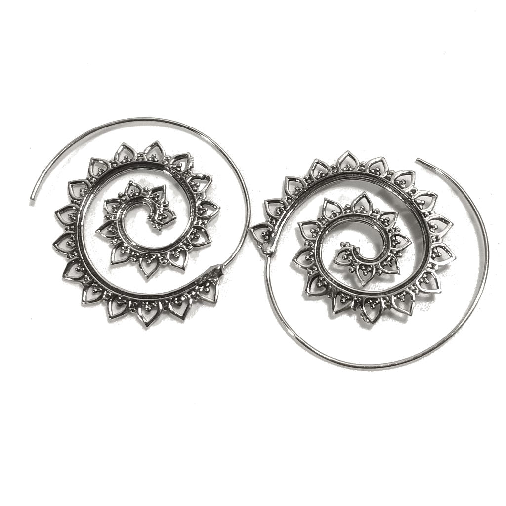 ETHNISCHE OHRRINGE Poliertes Messing