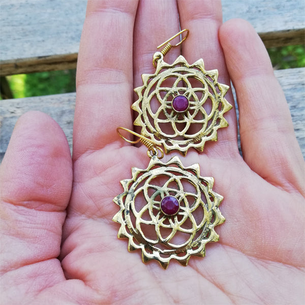 ORECCHINI etnici VARSHA in ottone con pietra | ORECCHINI etnici in ottone | ilmondodiwit.com