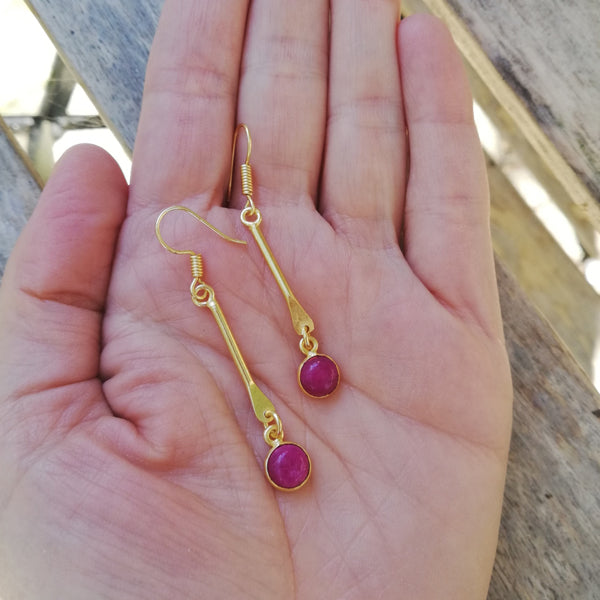 ORECCHINI etnici VASUDHA in ottone con pietra | ORECCHINI etnici in ottone | ilmondodiwit.com