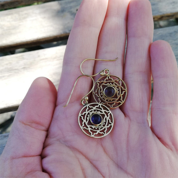 ORECCHINI etnici VILINA in ottone con pietra | ORECCHINI etnici in ottone | ilmondodiwit.com