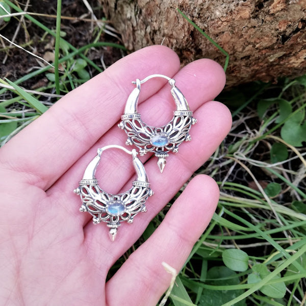 ORECCHINI cerchio LALANA in argento 925 con pietra | ORECCHINI cerchio con PUNTA