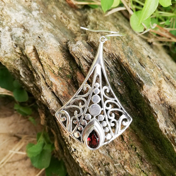 ORECCHINI MADHAVI in argento 925 con pietra | Orecchini argento con Peridoto o Granato