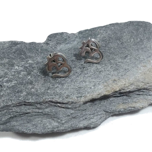 Orecchini ETNICI in argento 925 con OM - AUM Mantra | GIOIELLI IN ARGENTO