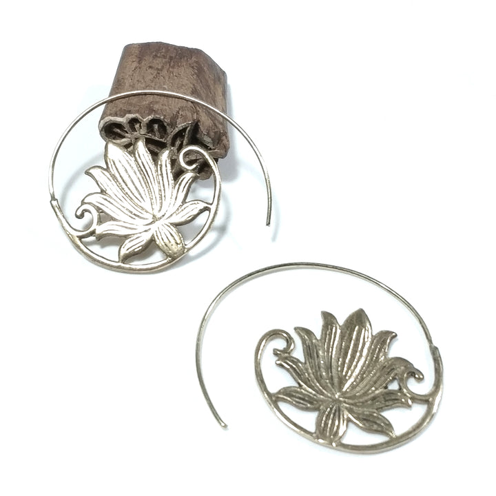 EARRINGS Antique brass EARRINGS | Lotus flower