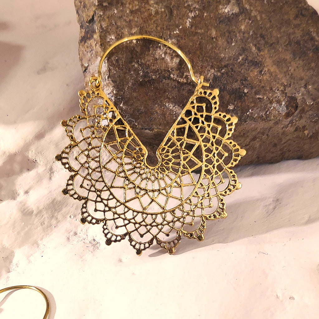 ORECCHINI ETNICI Ottone lucido Orecchini artigianale | Cerchio filigrana