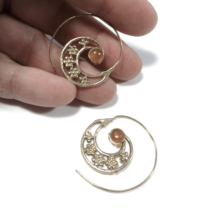 ORECCHINI ETNICI Ottone antichato ORECCHINI Corniola | Spirale