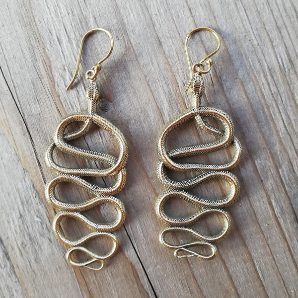 Orecchini etnici in ottone con serpenti - HENISH