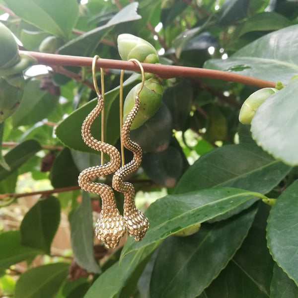 Orecchini etnici in ottone con serpenti - JIGISH