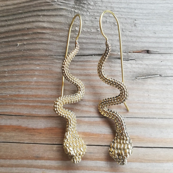 Orecchini etnici in ottone con serpenti - JIGISH