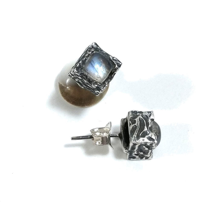 Orecchini da LOBO | Orecchini argento 925 - Pietra di luna | Gioielli argento piercing
