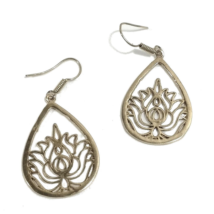ORECCHINI ETNICI Ottone lucido Orecchini artigianali | Fiore di loto | BOHO