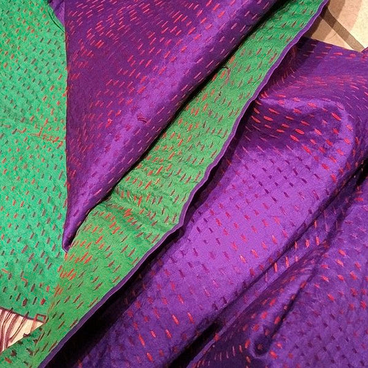 Sciarpa KANTHA con tessuti vintage misto seta ricamo a mano verde - viola – dettaglio