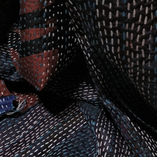 Sciarpa KANTHA con tessuti vintage misto seta ricamo a mano rosso