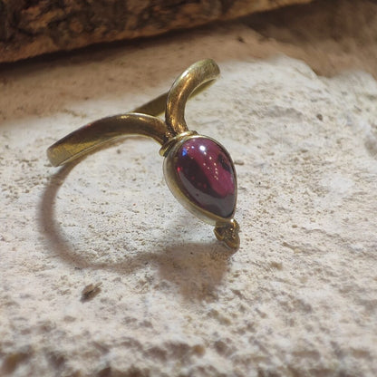 ANELLO etnico AASTHA in ottone con pietra - Gioielli indiani originali – immagine 13