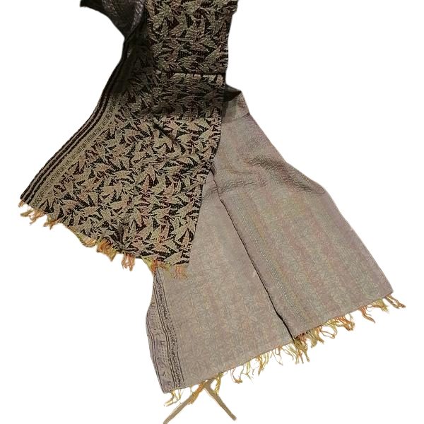 Sciarpa KANTHA con tessuti vintage misto seta ricamo a mano nero – immagine3