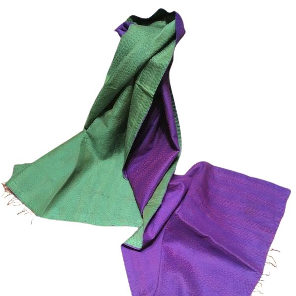 Sciarpa KANTHA con tessuti vintage misto seta ricamo a mano verde - viola – immagine 3