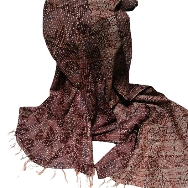 Sciarpa KANTHA con tessuti vintage misto seta ricamo a mano marrone – dettaglio del tessuto