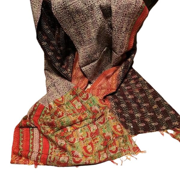 Sciarpa KANTHA con tessuti vintage misto seta ricamo a mano rosso - nero - grigio – dettaglio