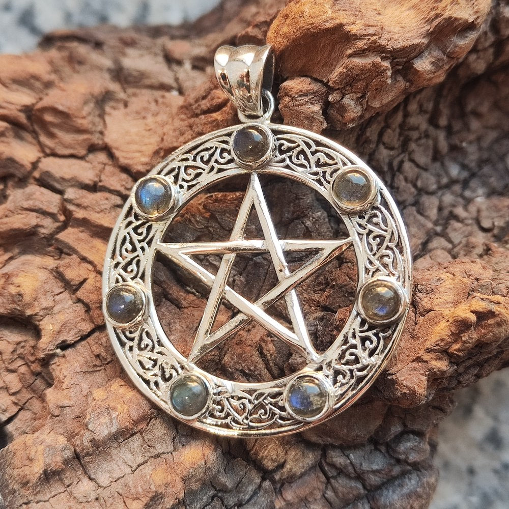 Ciondolo in Argento 925 con Pentagramma e 7 Pietre – Simbolo di Protezione e Armonia con Labradorite