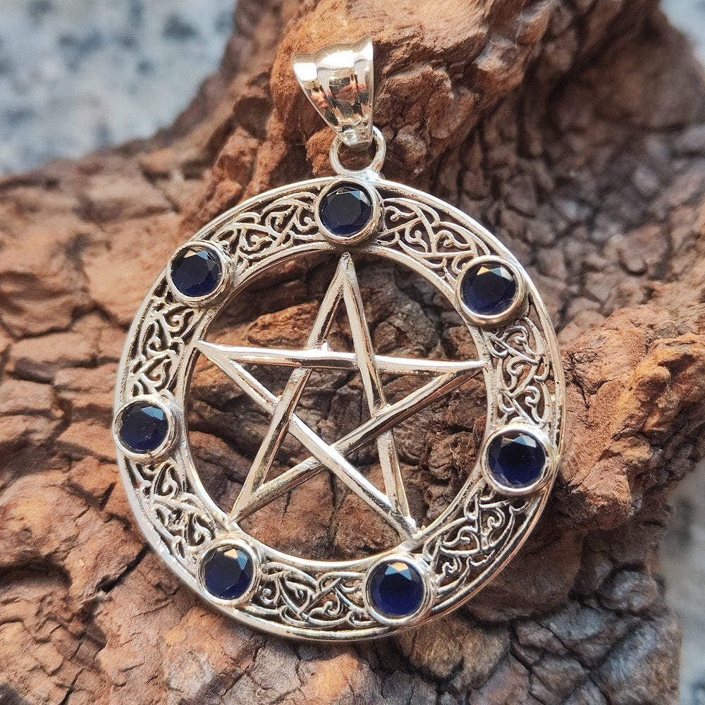 Ciondolo in Argento 925 con Pentagramma e 7 Pietre – Simbolo di Protezione e Armonia con zaffiro
