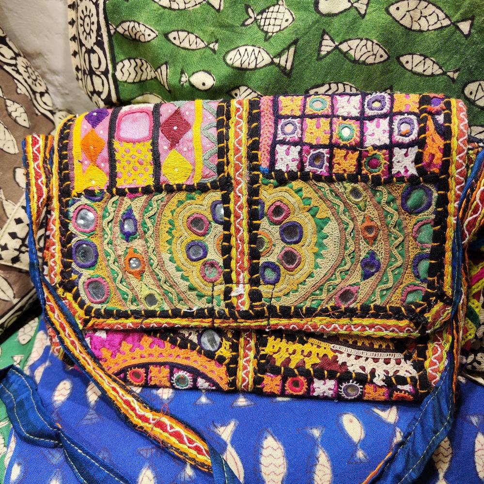 RABARI pochette / tracolla con monete VINTAGE | Borse indiane – immagine5