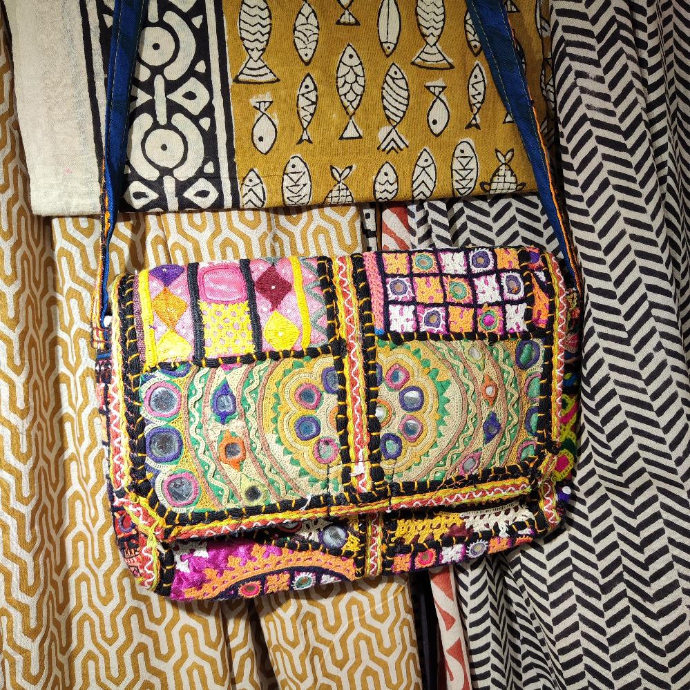 RABARI pochette / tracolla con monete VINTAGE | Borse indiane – immagine1