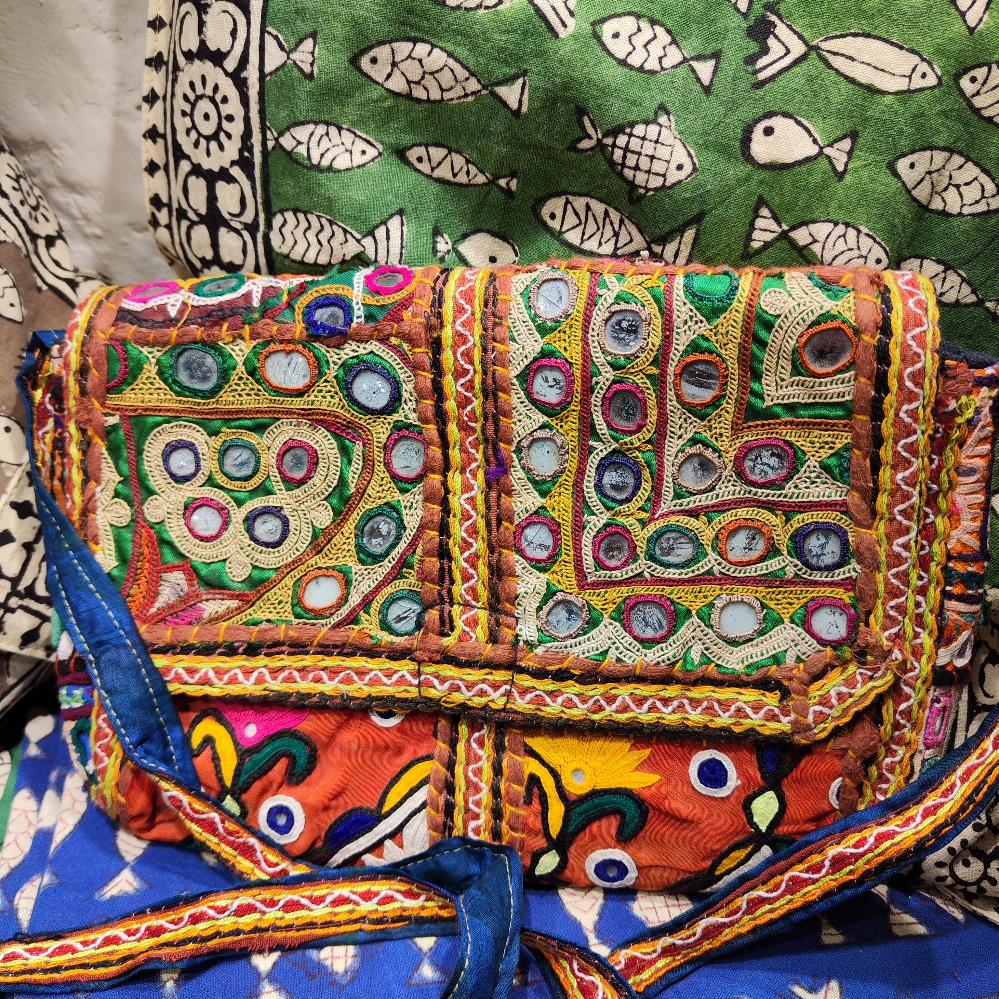 RABARI pochette / tracolla con monete VINTAGE ambiente