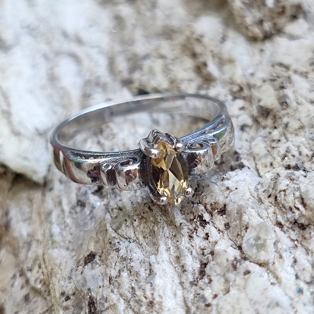 Anello con pietra in argento 925 - KHANT