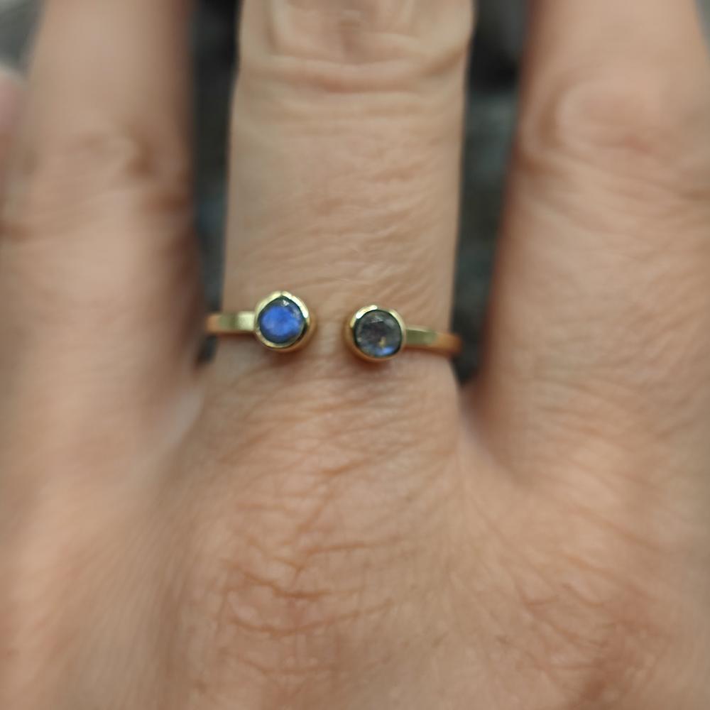 Anello aperto in ottone con labradorite - KAIRAVI