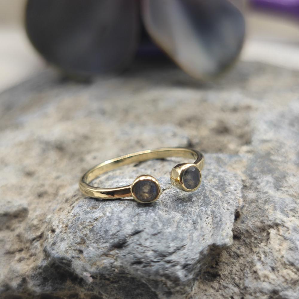 Anello aperto in ottone con labradorite - KAIRAVI
