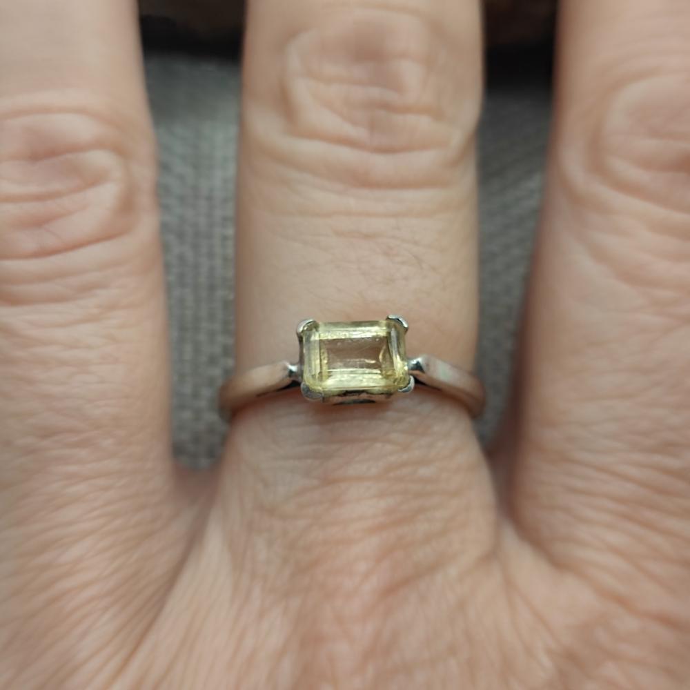 Anello in argento 925 con pietra - BAPATLA