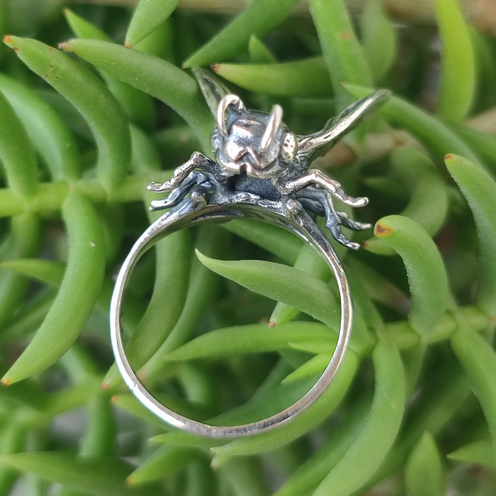 Anello in argento 925 con ape - MADHAMAKHI