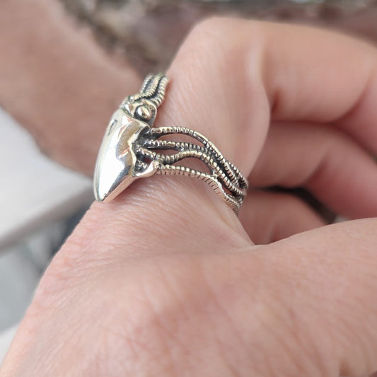 Anello in argento 925 con calamaro - SKVIDA