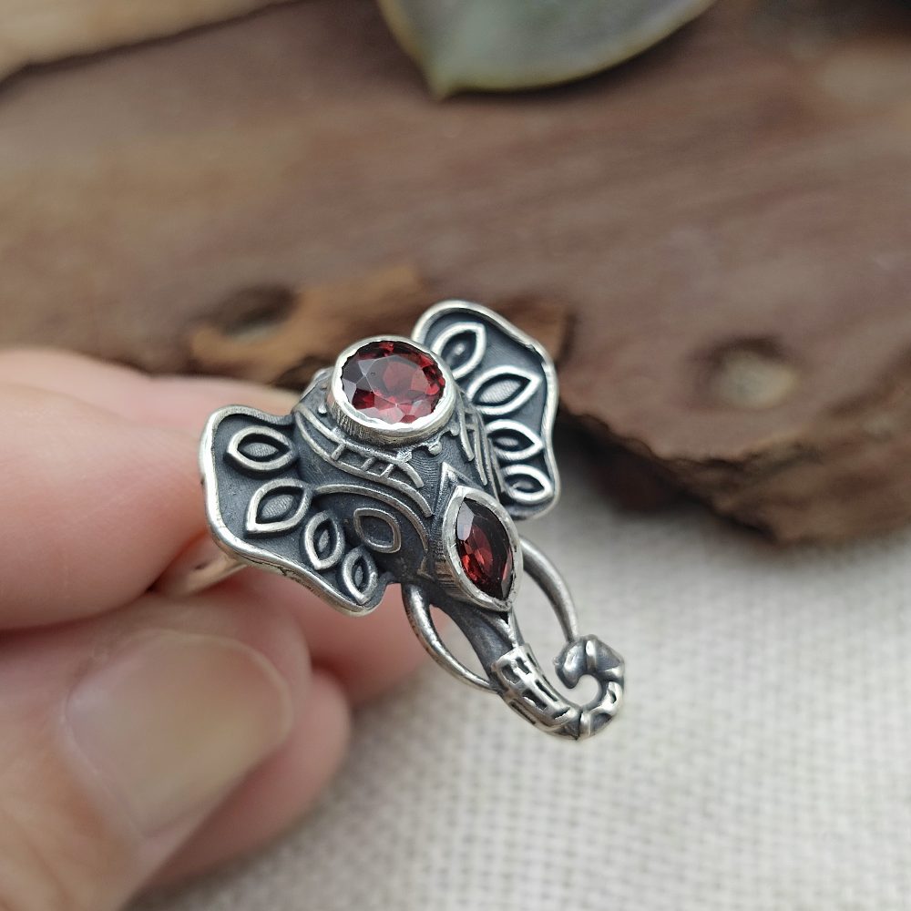 Anello etnico elefante in argento 925 con pietra  - ATAIKULA