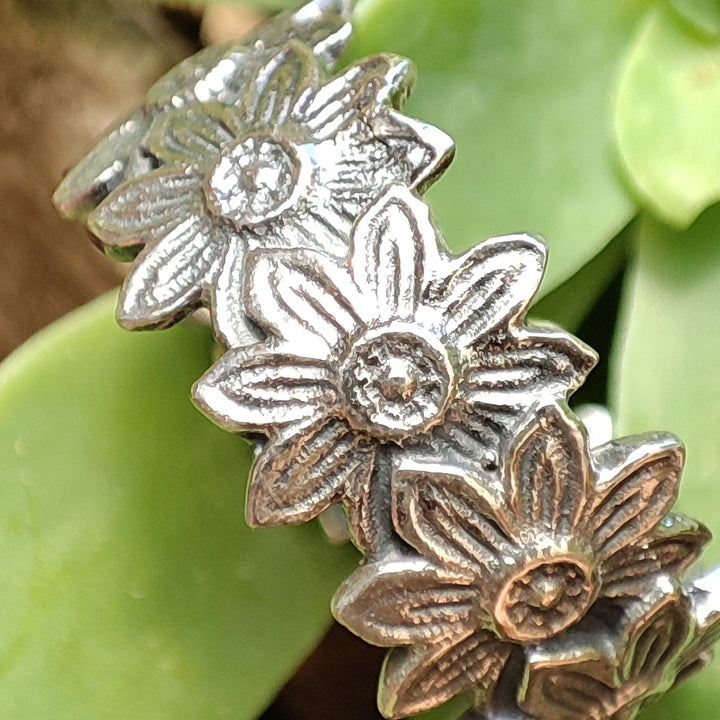 Anello in argento antico con fiori - KHAMARIA