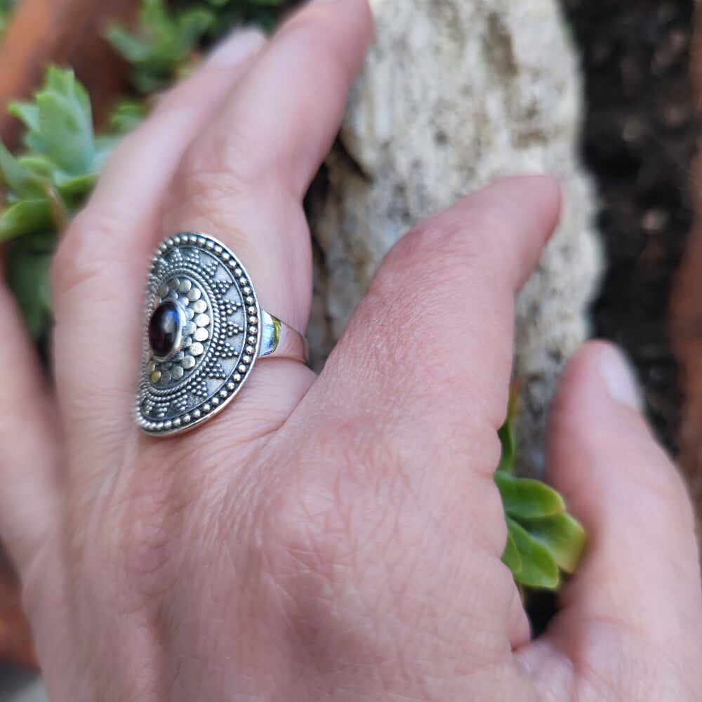 Anello etnico con pietra in argento 925 - KARIGHOI
