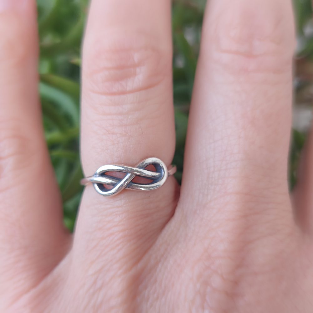 Anello in argento 925 con infinito - ANANTA