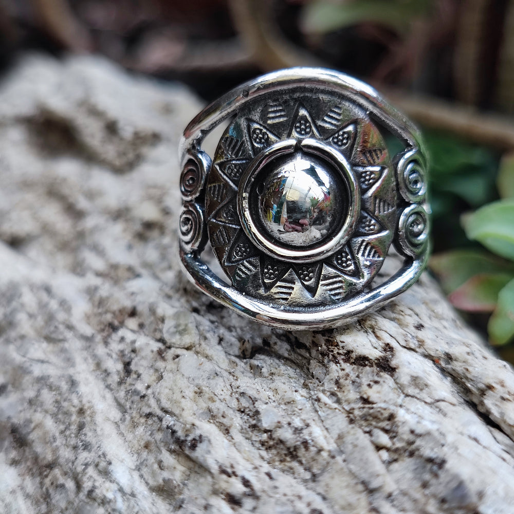 Anello in argento 925 a fascia con sole - KURMITHEL