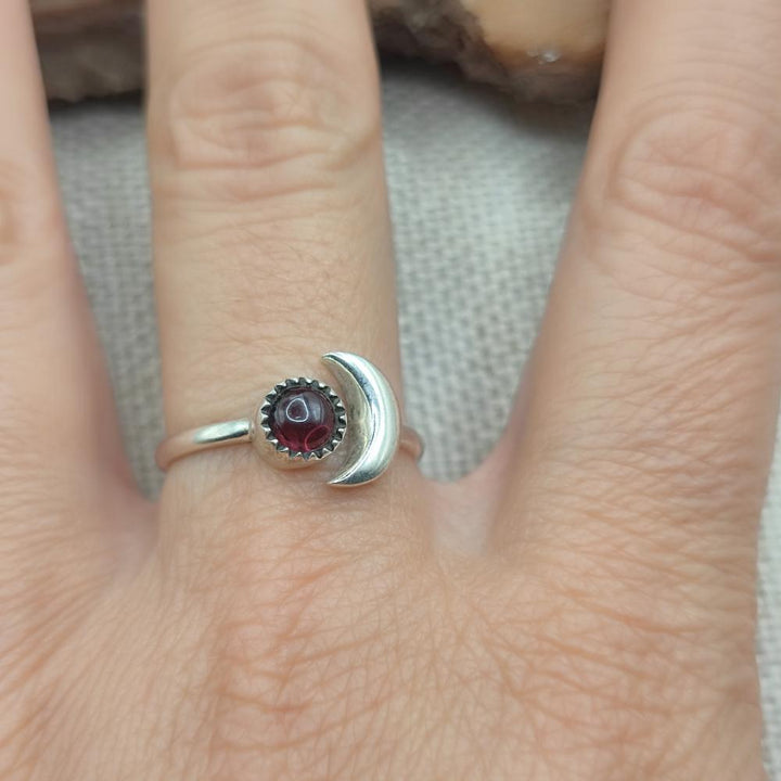 Anello in argento 925 con luna e pietra - CHILAKA