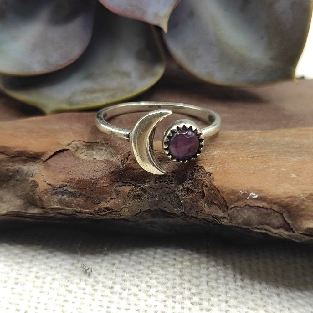 Anello in argento 925 con luna e pietra - CHILAKA