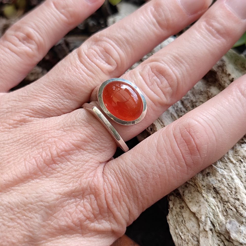 Anello artigianale con pietra in argento 925 - AMINA