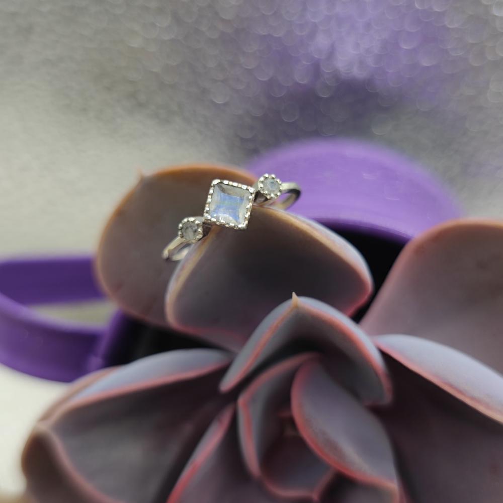 Anello etnico in argento 925 pietra di luna - DEVIKA