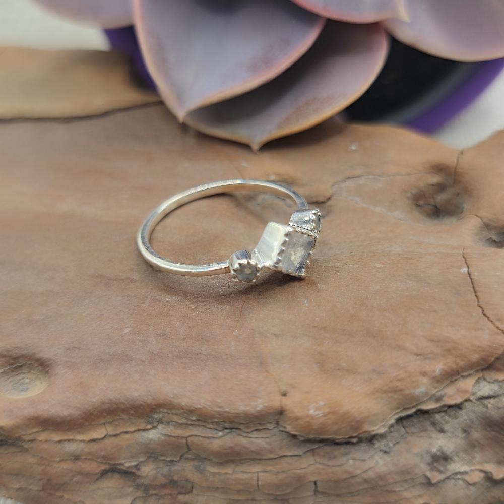 Anello etnico in argento 925 pietra di luna - DEVIKA