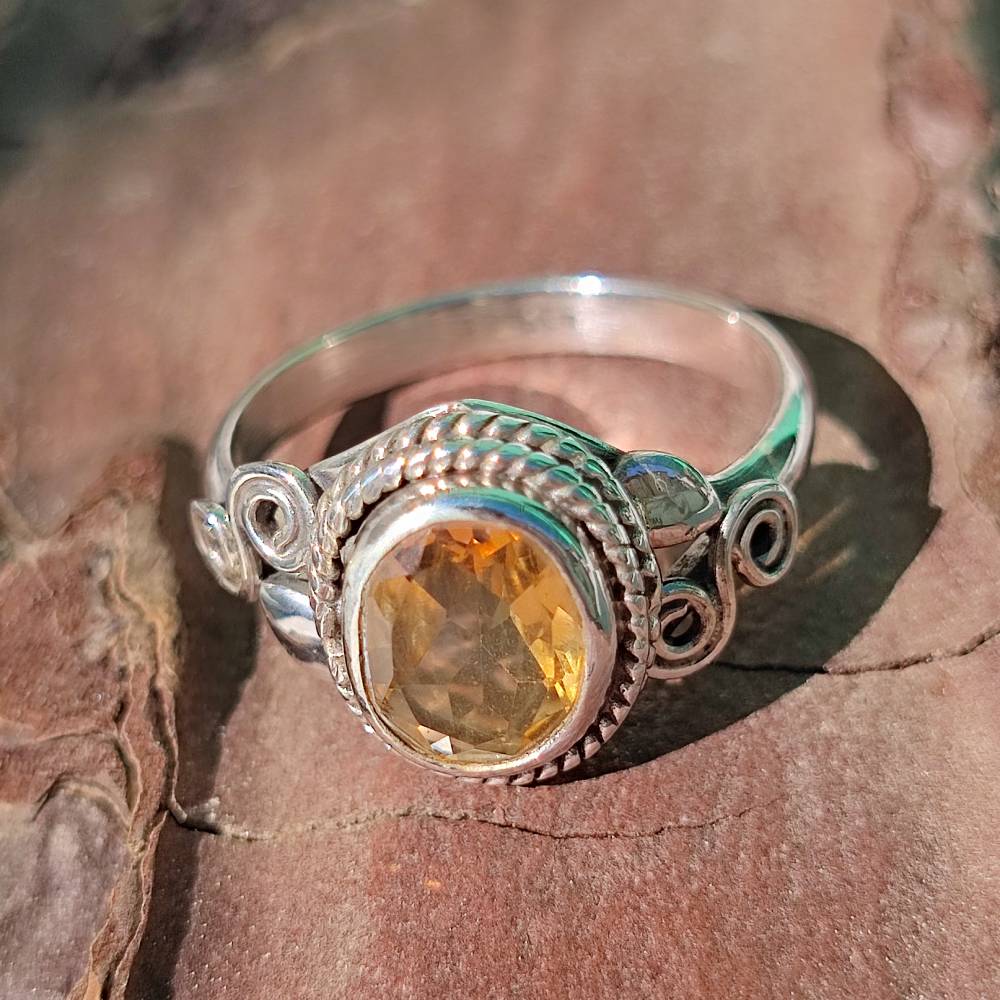 Anello con pietra in argento 925 - HALSERA
