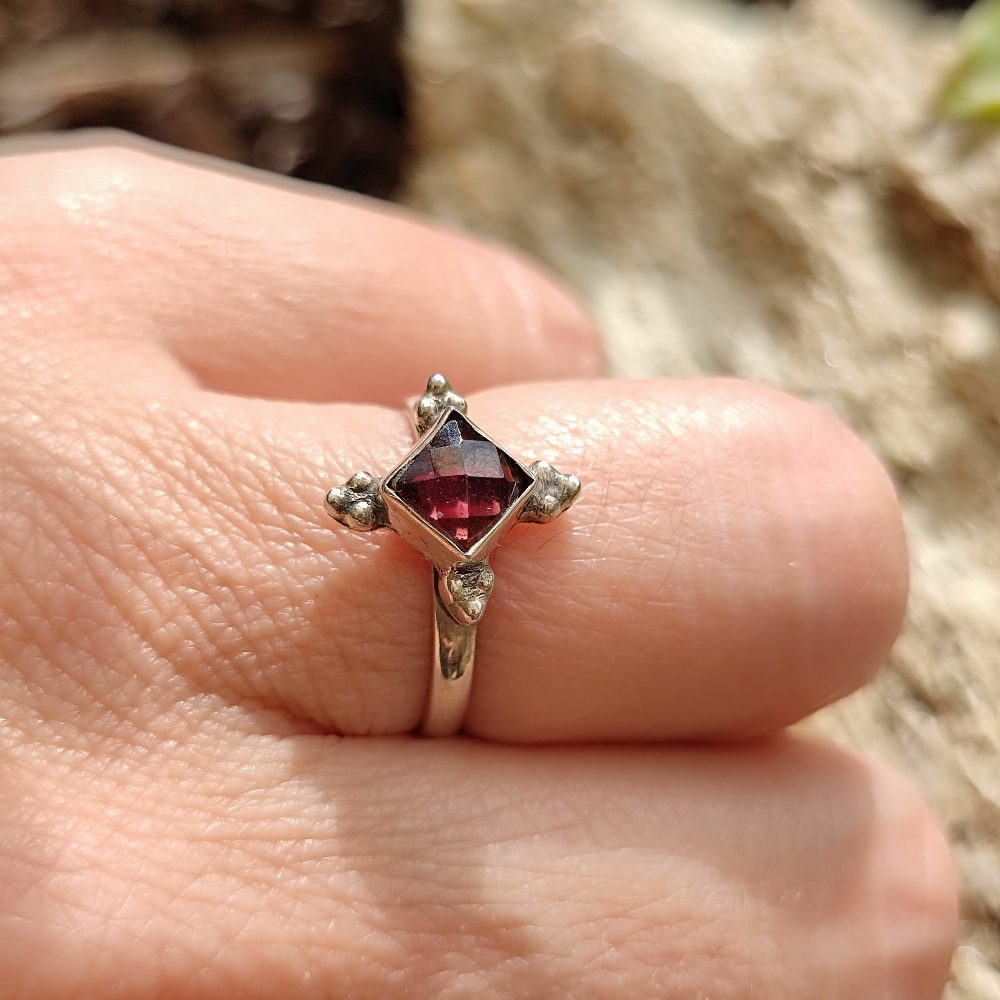 Anello con pietra in argento 925 - ITAURA