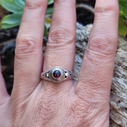Anello con pietra in argento 925 - KARHAD – granato